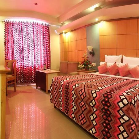Hotel Grand International Rāipur Екстериор снимка