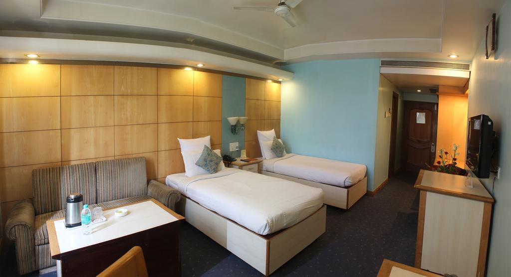 Hotel Grand International Rāipur Екстериор снимка