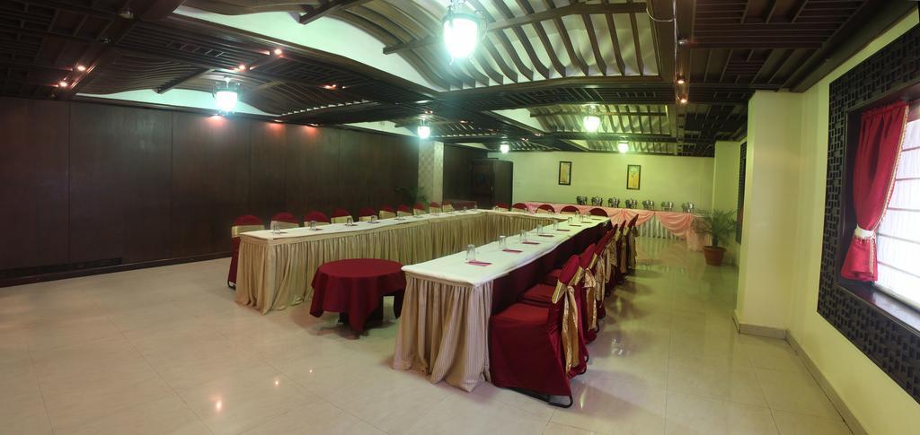 Hotel Grand International Rāipur Екстериор снимка