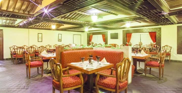 Hotel Grand International Rāipur Екстериор снимка