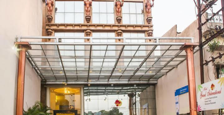 Hotel Grand International Rāipur Екстериор снимка