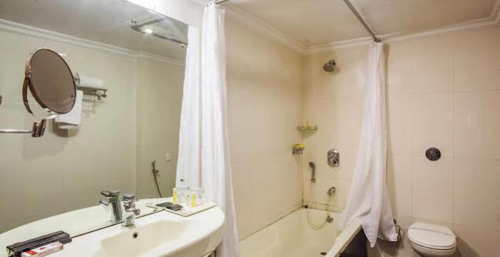 Hotel Grand International Rāipur Екстериор снимка