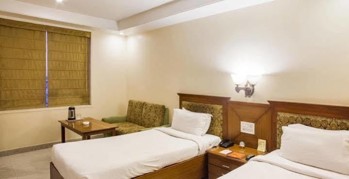 Hotel Grand International Rāipur Екстериор снимка