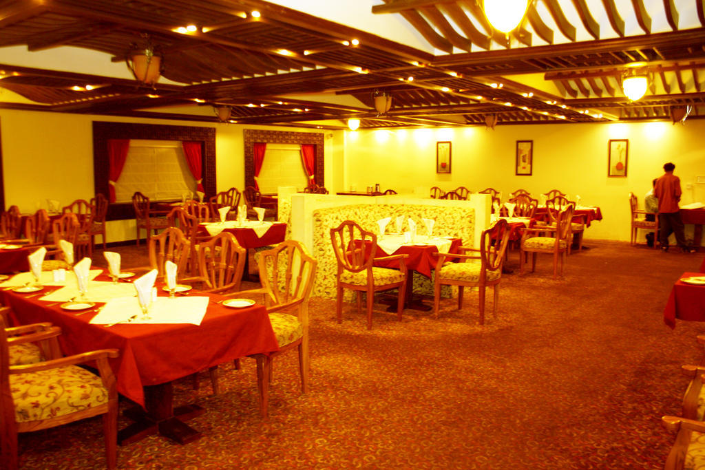 Hotel Grand International Rāipur Екстериор снимка