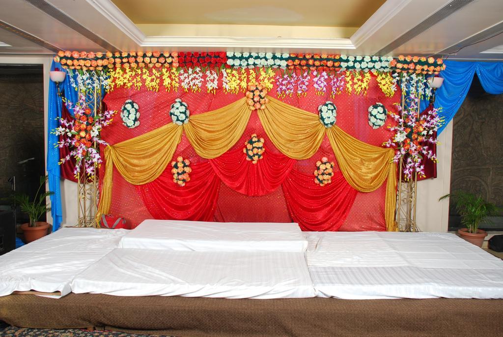 Hotel Grand International Rāipur Екстериор снимка