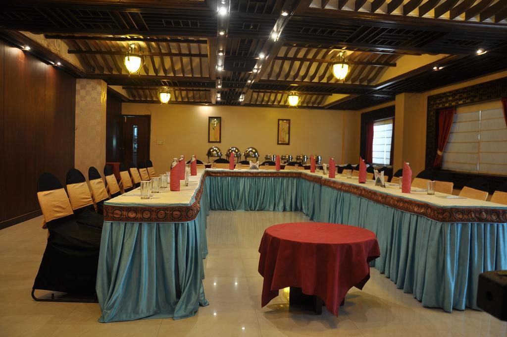 Hotel Grand International Rāipur Екстериор снимка