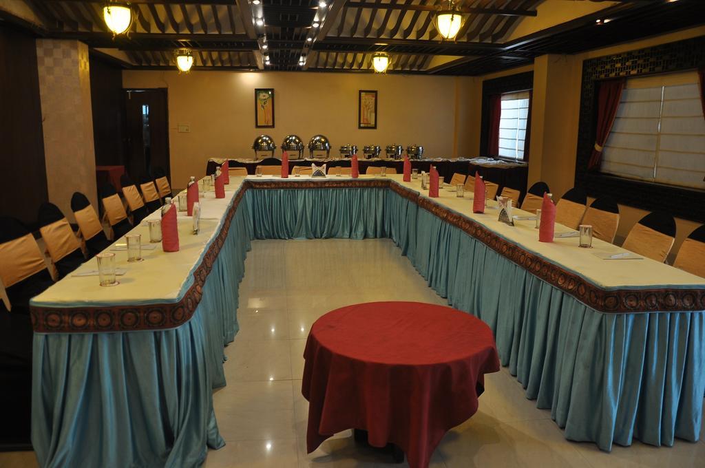 Hotel Grand International Rāipur Екстериор снимка