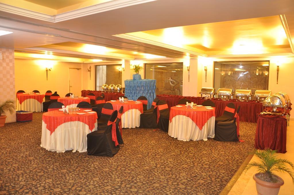 Hotel Grand International Rāipur Екстериор снимка